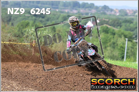 Experts-064