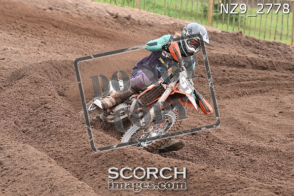 NZ9_2778