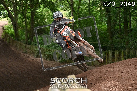 NZ9_2049