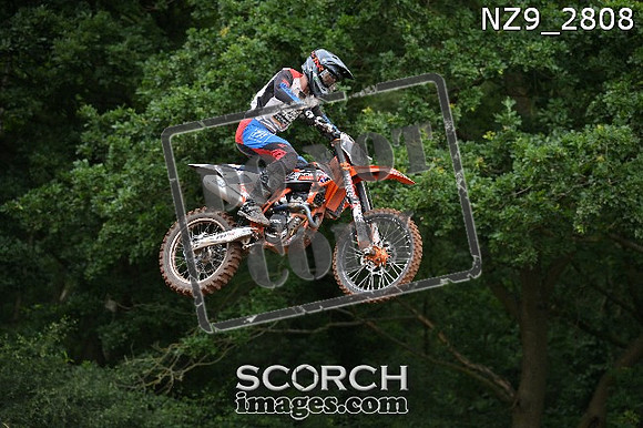 NZ9_2808