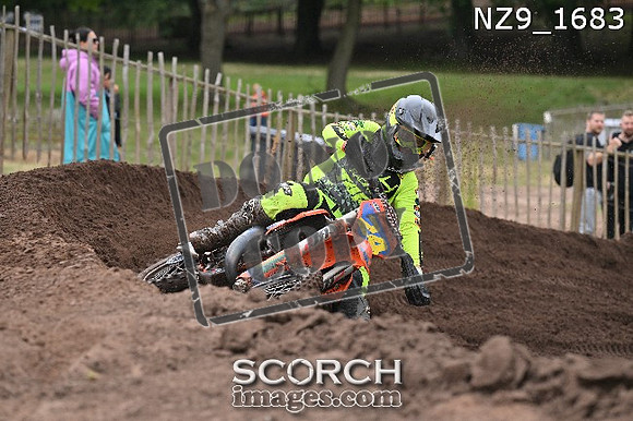 NZ9_1683