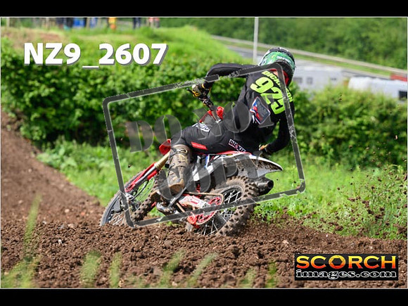 Experts-055