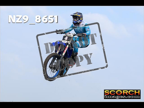 Experts-059