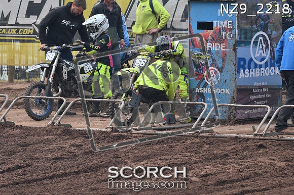 NZ9_2218