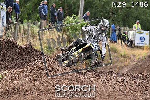 NZ9_1486