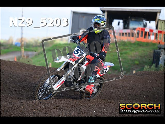 Experts-068
