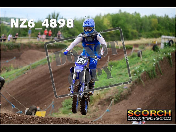 Experts-094