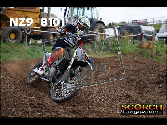 Experts-042