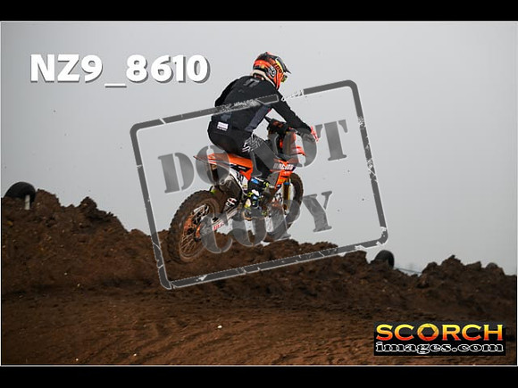 Experts-055