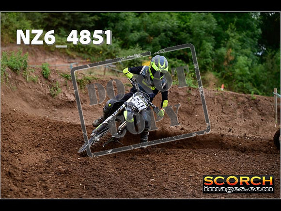 Experts-047