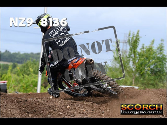 Experts-076
