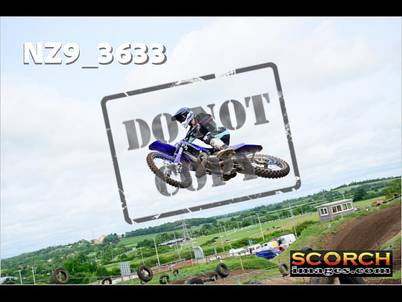Experts-083