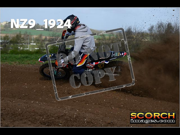 Experts-064