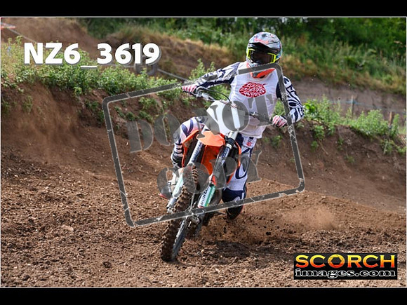 Experts-046