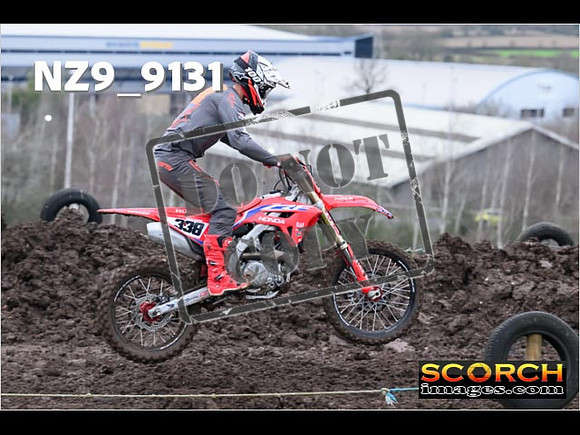 Experts-048