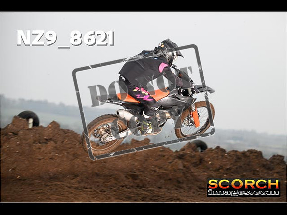Experts-064