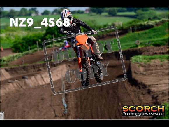 Experts-073