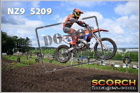 Experts-023