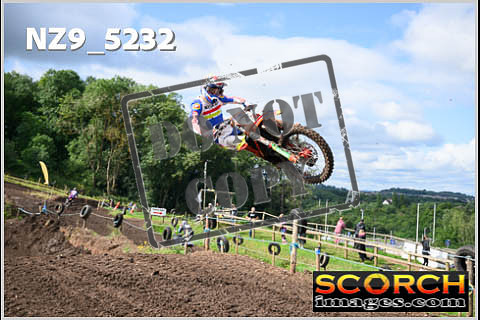 Experts-046