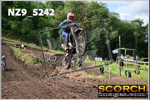 Experts-054