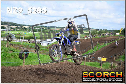 Experts-093