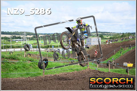 Experts-094