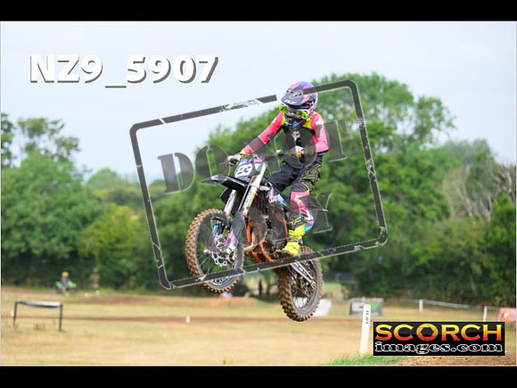 85's-032