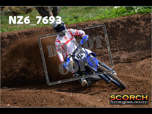 Experts-073