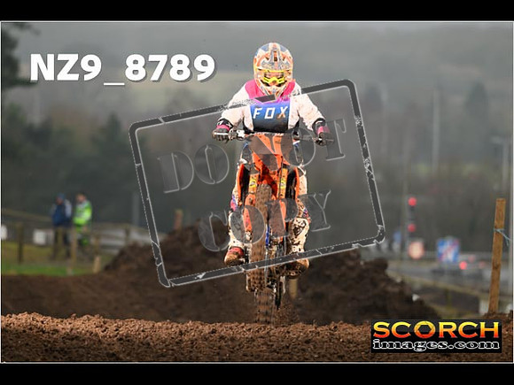 Experts-085