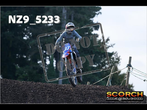 Experts-095