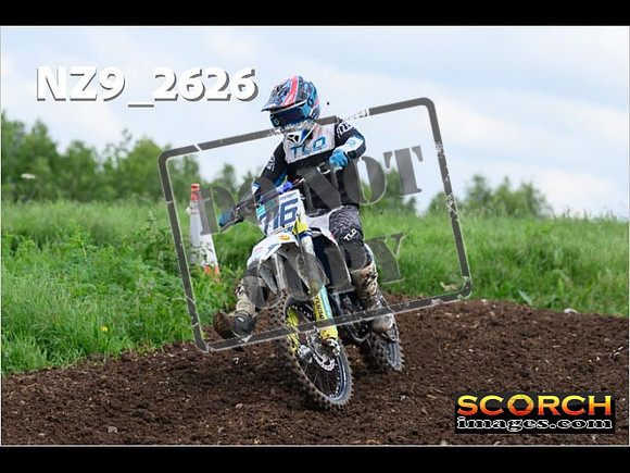 Experts-074