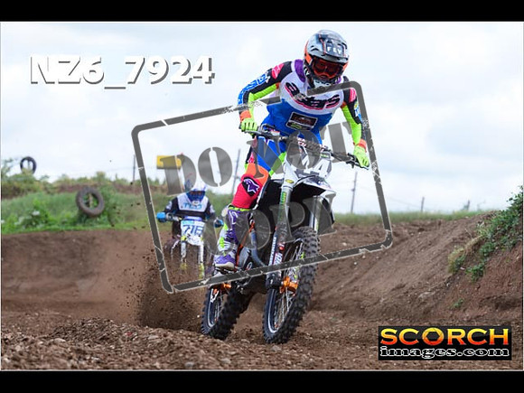 Experts-090
