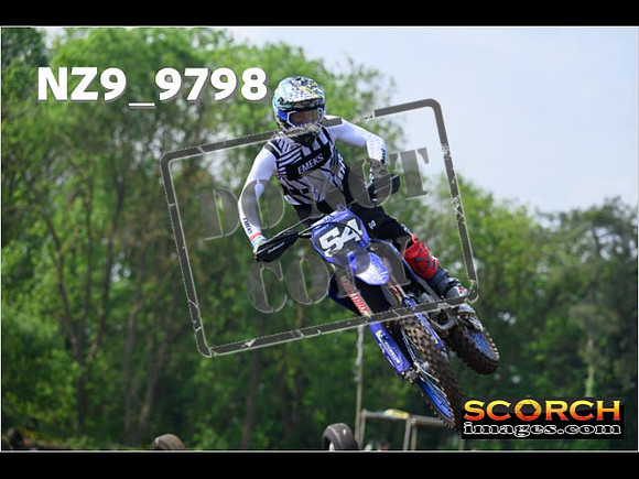 Experts-073