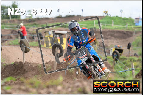 Experts-028