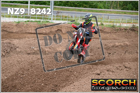 Experts-043