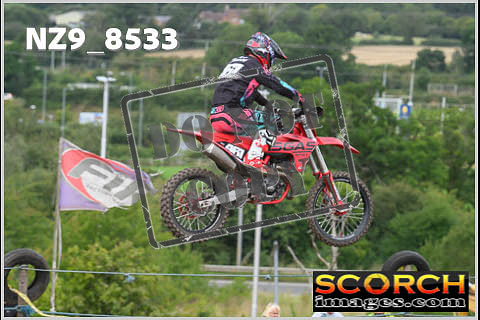 Experts-076