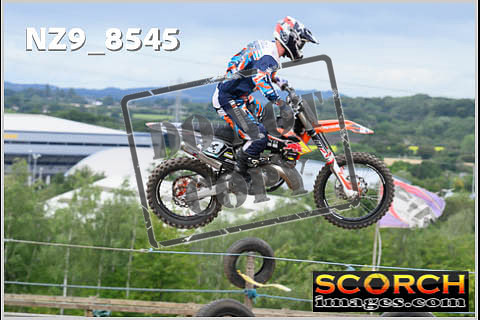 Experts-088