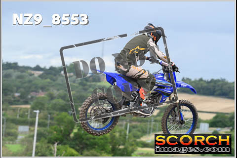 Experts-096