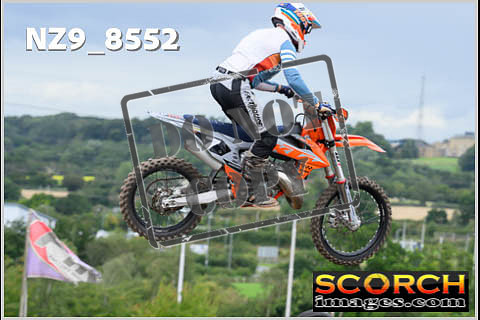 Experts-095
