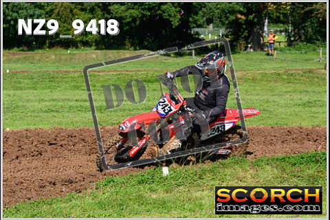 Experts-049