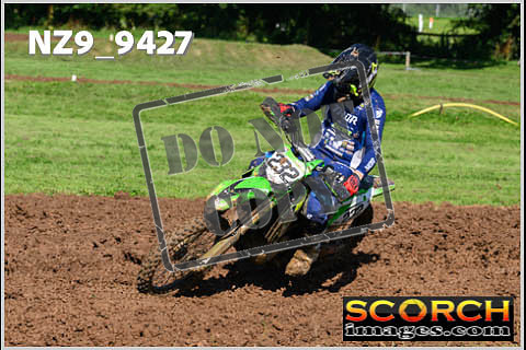 Experts-058