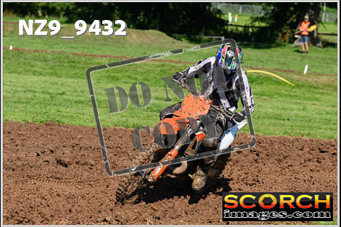 Experts-063