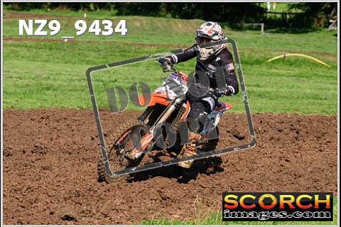 Experts-065