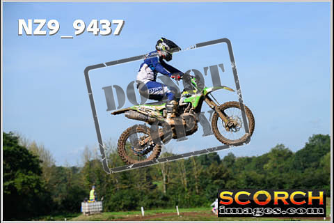 Experts-068