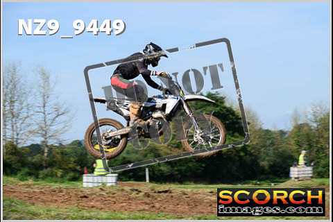 Experts-076