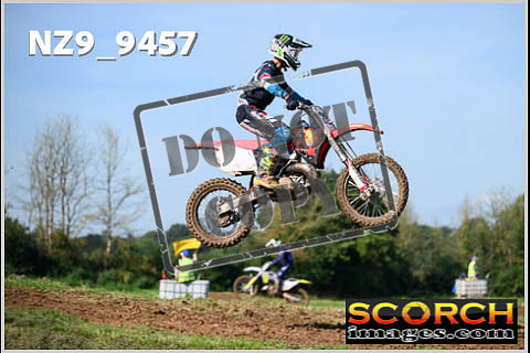 Experts-084