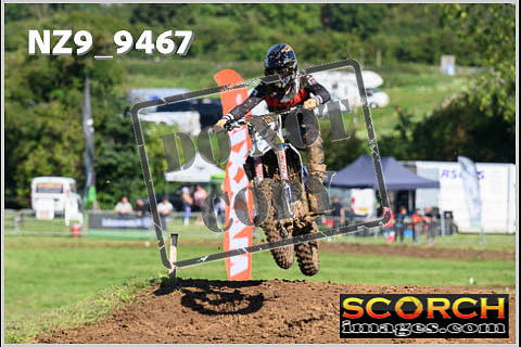 Experts-094
