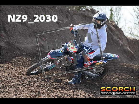 Experts-068