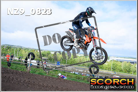 Experts-023