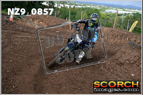 Experts-055